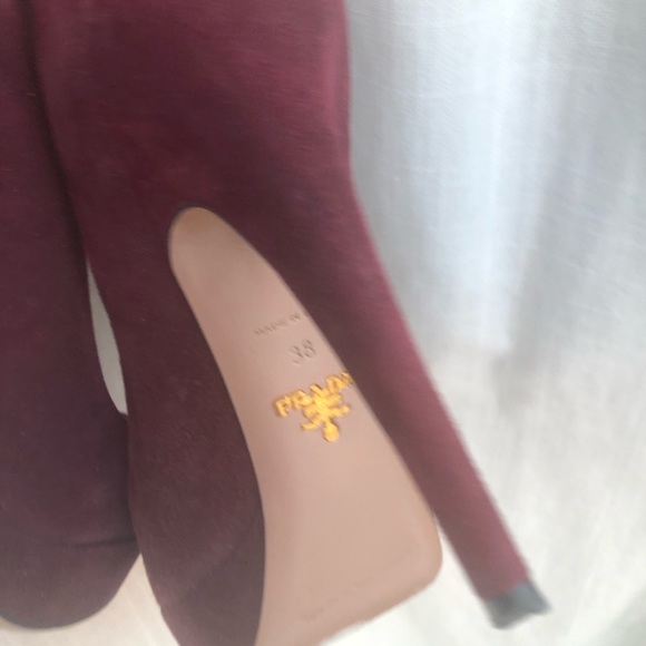 Gorgeous Prada Suede Platform Pumps - Burgundy Size 38 - 👠 - Picture 5 of 6